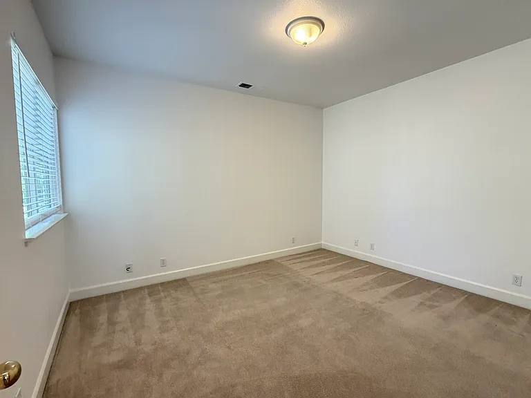 104 Benson Ter — Photo 8