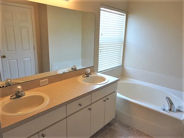1212 Dragon Head Dr — Photo 4