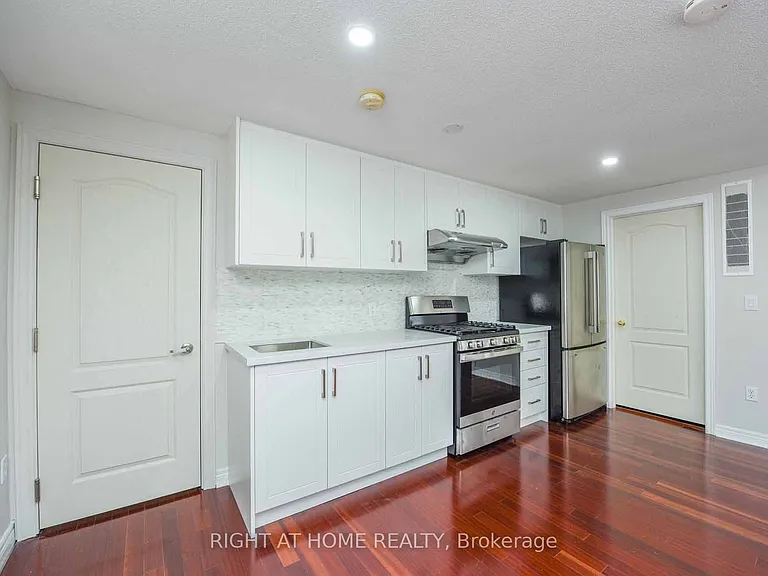 2229 Glazebrook Cir #LOWER — Photo 4
