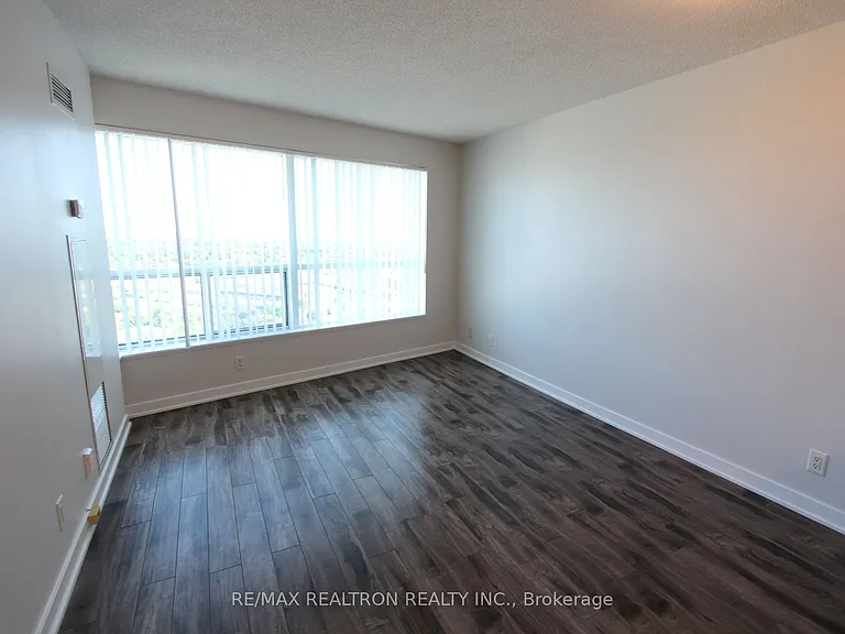 36 Lee Centre Dr #2906 — Photo 7
