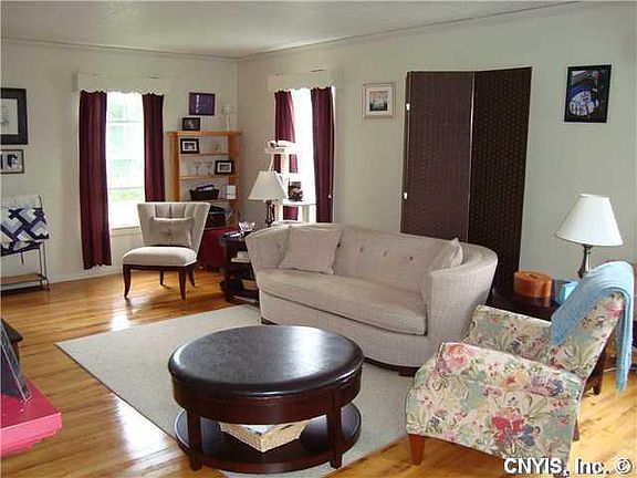 3rd image of 263 E Main St
