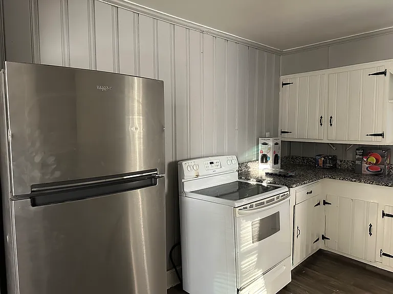 1571 Wellworth Ave — Photo 21