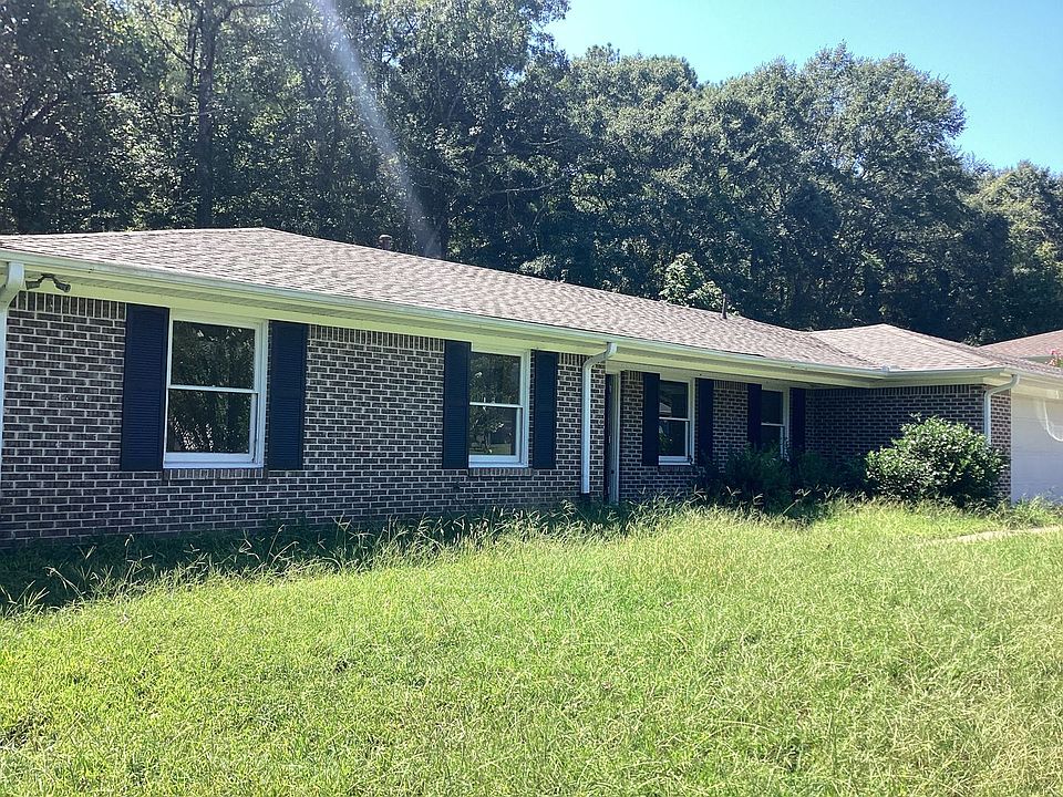 1st image of 3121 Hawthorne Cir