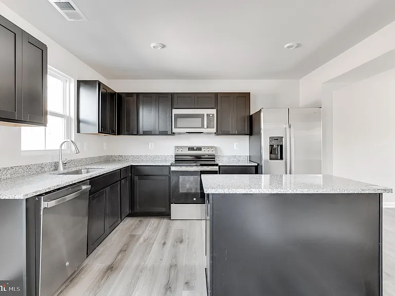 7301 Statesman Blvd — Photo 13