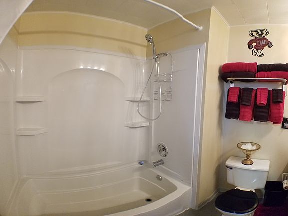 5th image of 1305 N Superior Ave #14