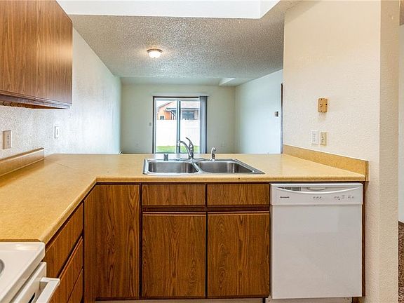 2nd image of 3257 Banff Ave