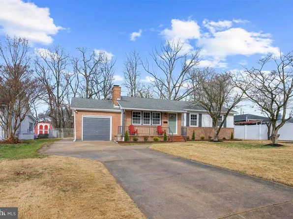 8411 Echo Dr, Pasadena, MD 21122