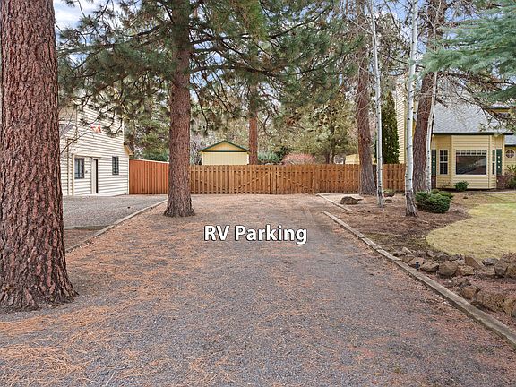 2nd image of 61288 King Saul Ave