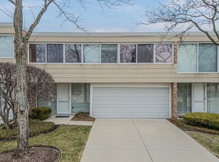 145 Wellington Rd, Northbrook, IL 60062