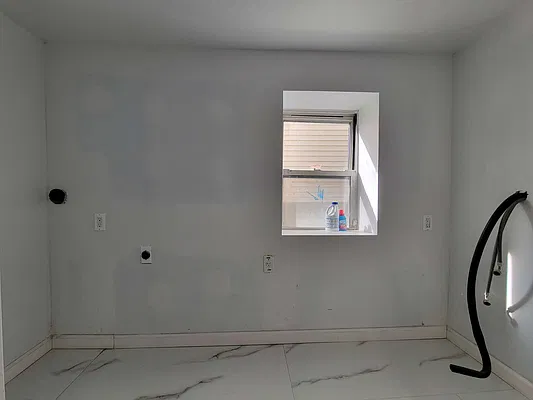 Rented by E Realty International Corp | media 22