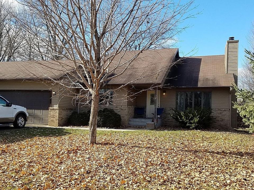 2809 Southlawn Drive, Maplewood. Three car garage! Fall, 2018
