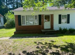 111 S Elizabeth St, Henderson, NC 27536