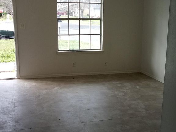3rd image of 7814 Glen Lk