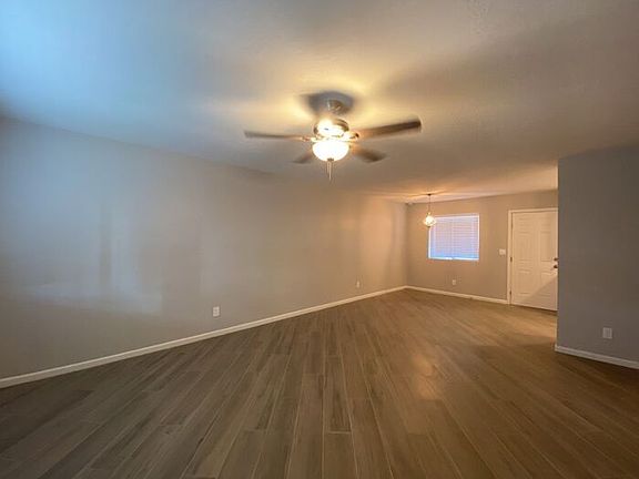 5th image of 203 N 101st Pl