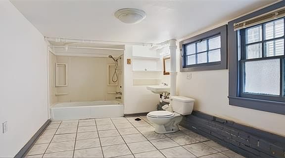 4th image of 1431 Pine St