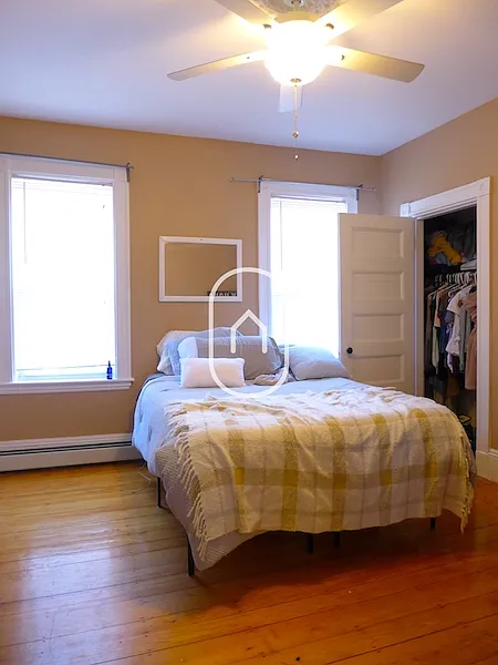 4 bed, 9999 sqft, $3,800 — Photo 4