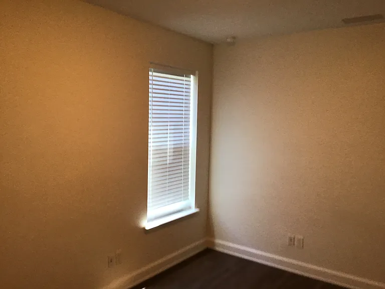 31 Hiller Ln — Photo 18