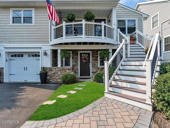 2nd image of 2231 Laurel Drive