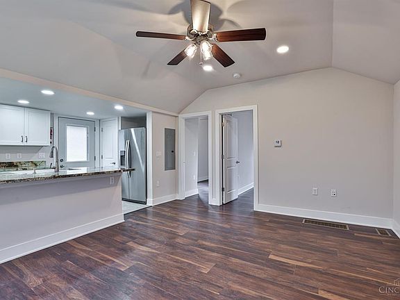 5th image of 325 N Fair Ave