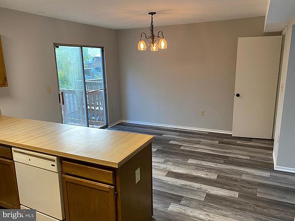 4th image of 355 Cool Breeze Ct