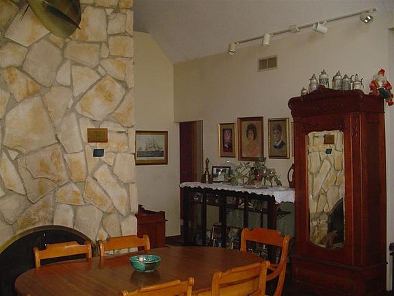 4th image of 15 Hillside Drive