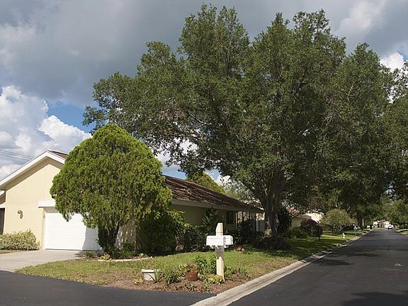 2nd image of 4101 Carriage Dr