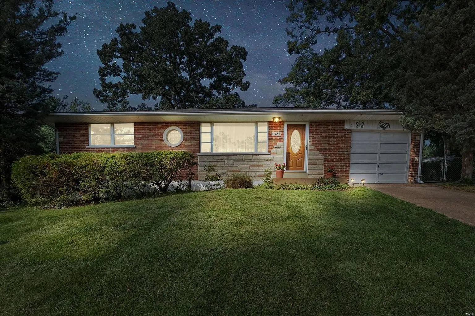 1327 Dallwood Dr photo 1