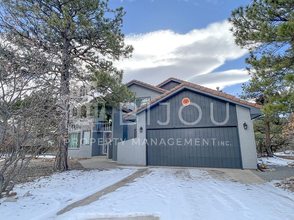 1st image of 995 Point Of The Pines Dr