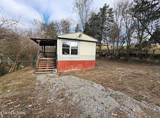 975 Davis Chapel Rd, La Follette, TN 37766