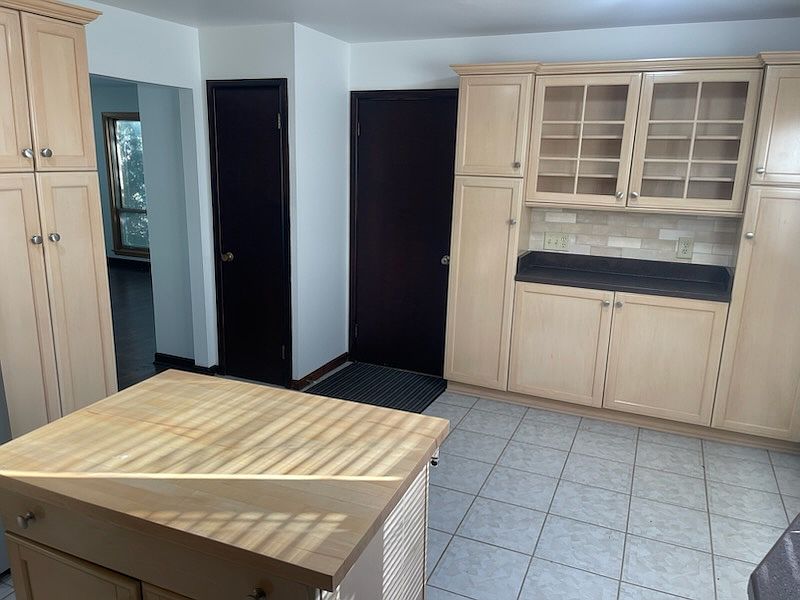 Stainless Steel Appliances ARE included