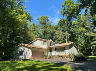 9624 Kim Dr, Chesterland, OH 44026
