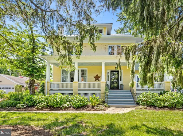 311 S Maple Ave, Purcellville, VA 20132