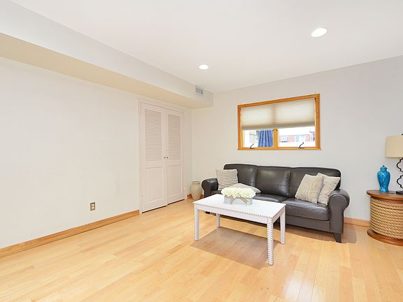 4th image of 2732 E 66th St