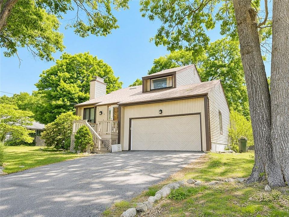 1st image of 9 Eastgate Dr