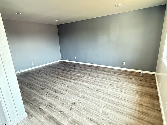 4th image of 941 S 45th St #3