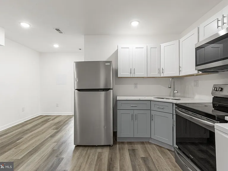 2550 Kensington Ave #3 — Photo 3