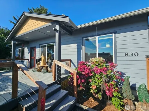 830 Wawona Avenue SW, Ocean Shores, WA 98569