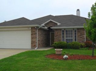 710 Bayshore Dr, Mansfield, TX 76063