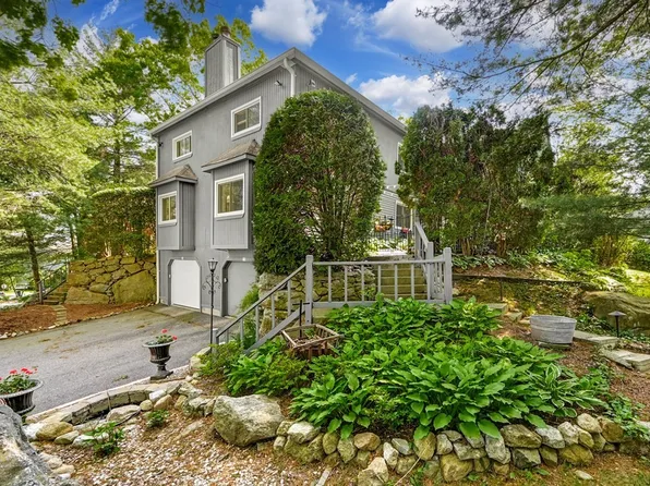 12 Duchess Path, Uxbridge, MA 01569