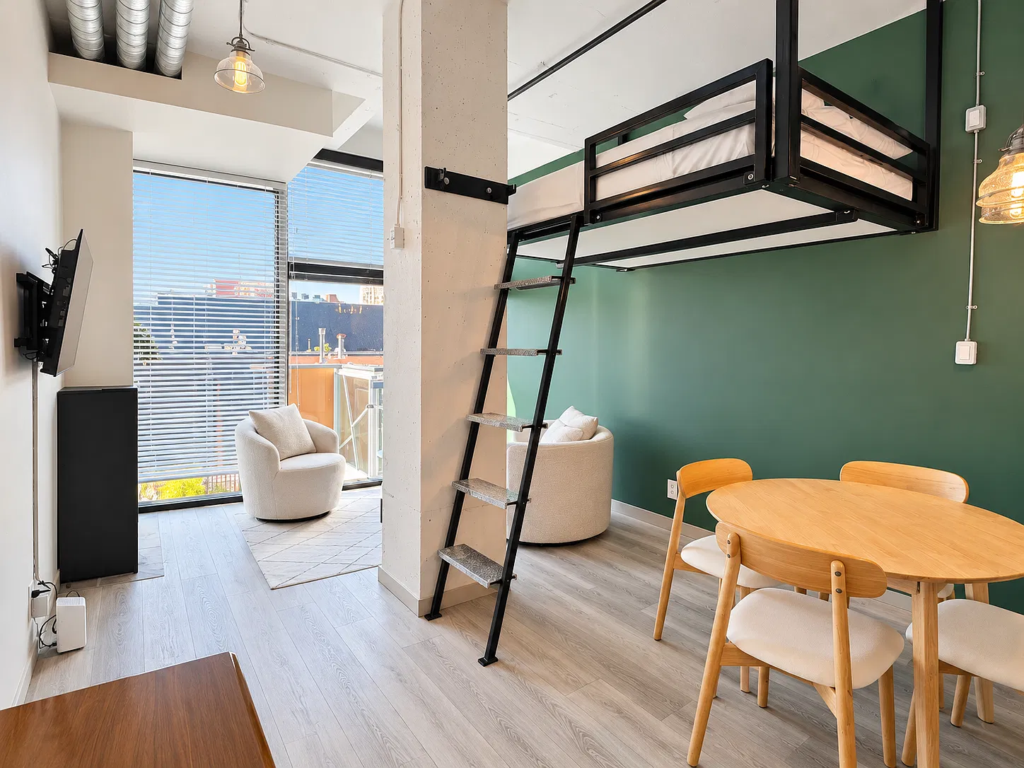 1 bed, 450 sqft, $1,750 — Photo 3
