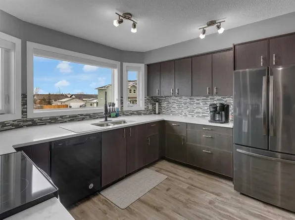 420 N Strathcona Cir, Strathmore, AB T1P 0B1