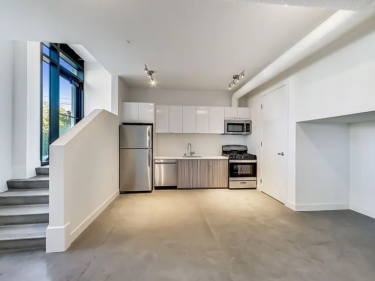 950 Lofts — Photo 20