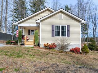 125 Victoria Springs Dr, Flat Rock, NC 28731