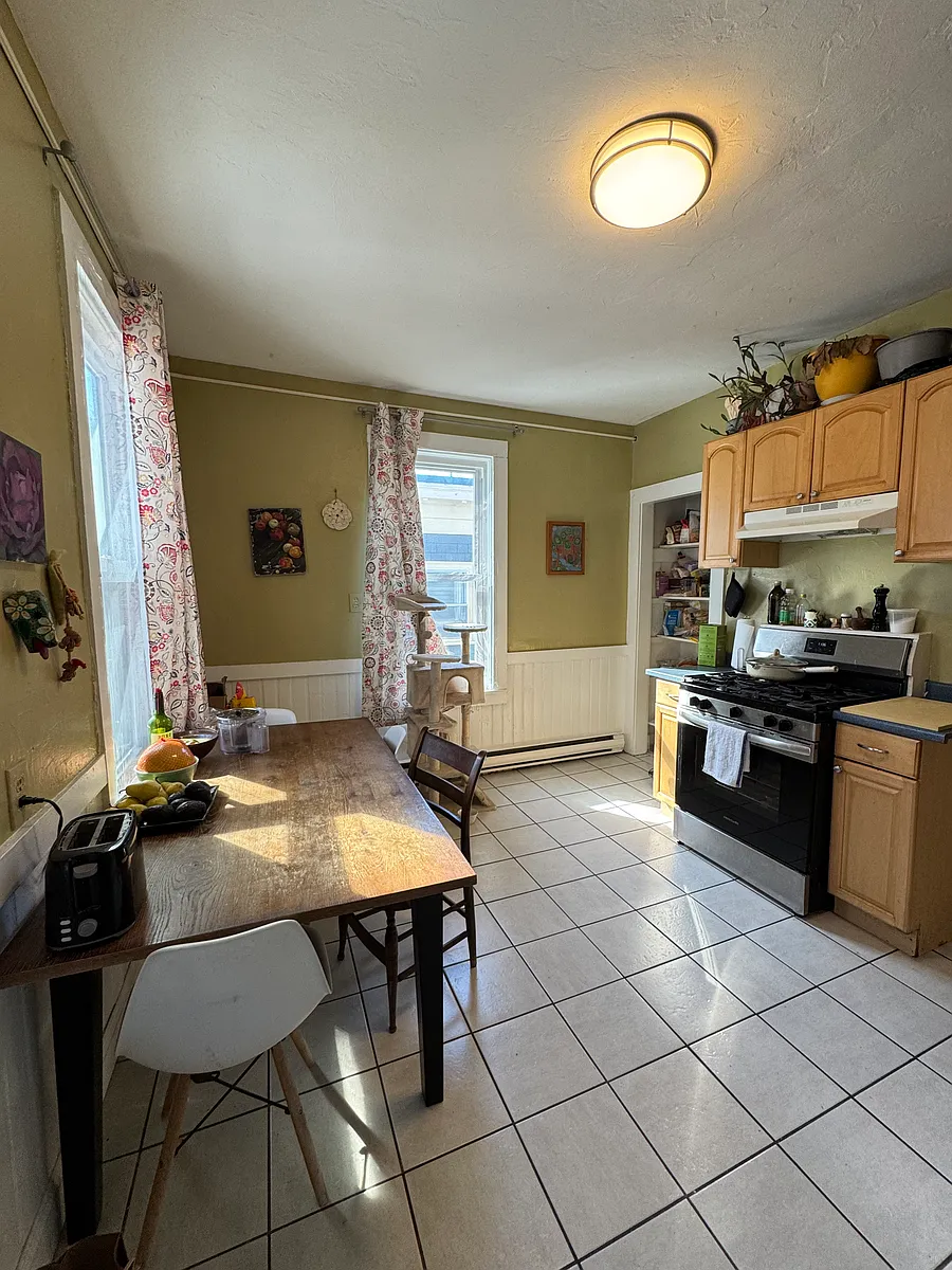 Building Photo - 108 Hyde Park Ave #4
