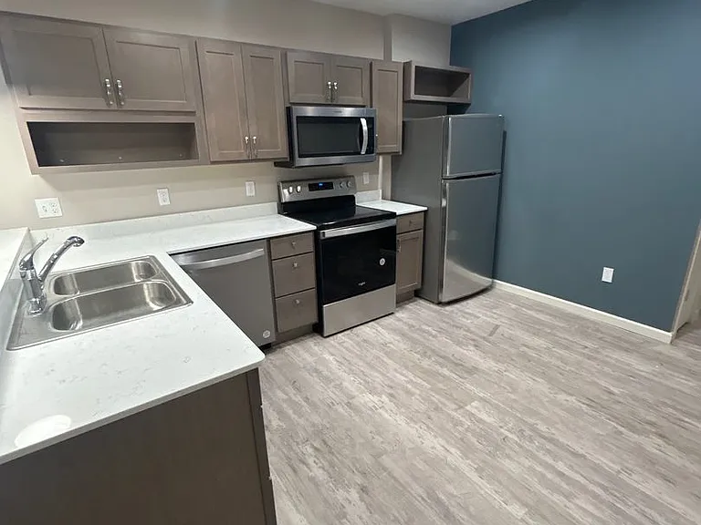 Plaza 93 Apartments — Photo 94