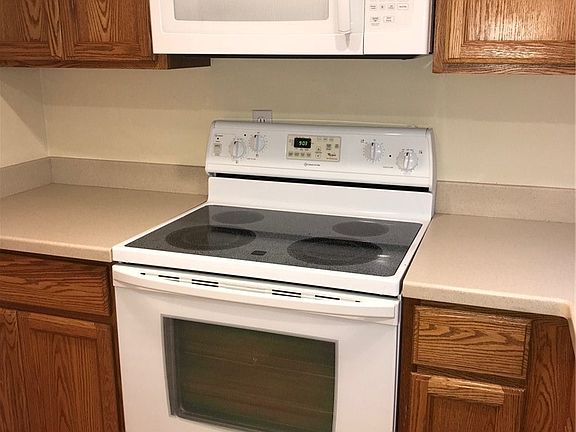 5th image of 103 Rockwell Ave #31