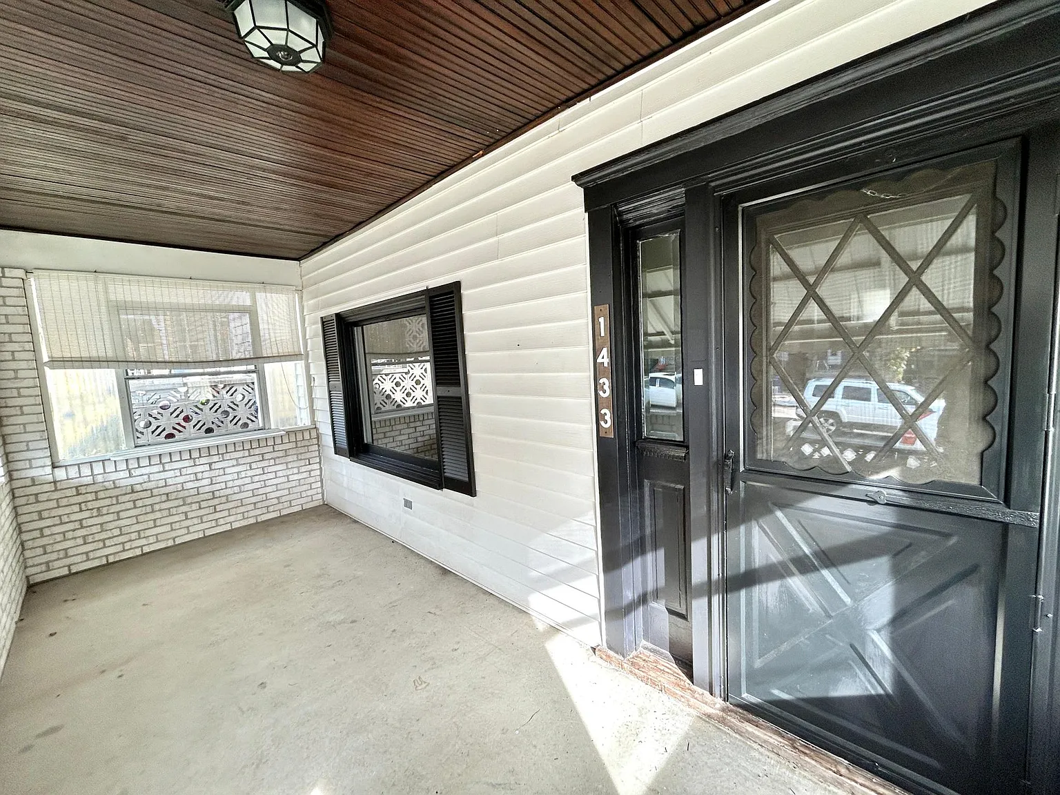 3 bed, 1.5 bath, 1725 sqft, $1,700 — Photo 2