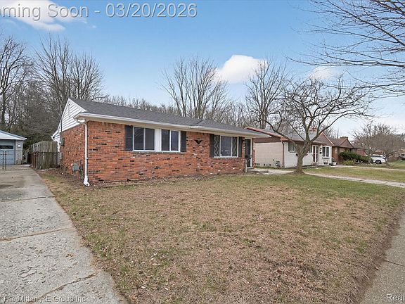 3rd image of 38061 Walnut St