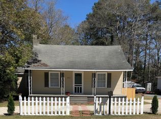 3953 Stone St, Hope Mills, NC 28348