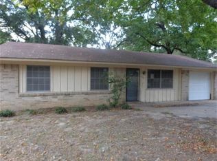 711 Hawkins Ave, Wake Village, TX 75501